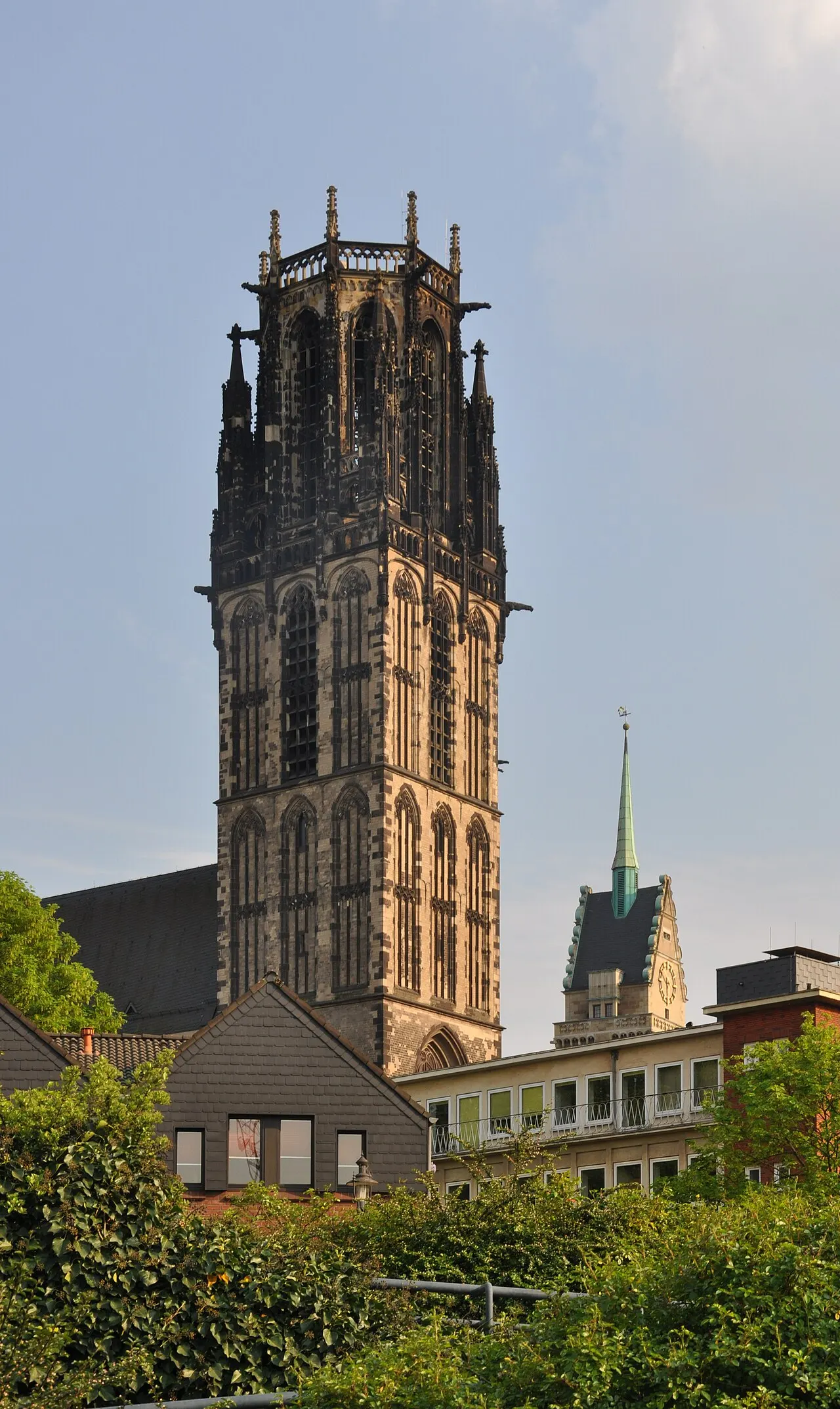 Salvatorkirche in der Duisburger Altstadt nahe dem Rathaus