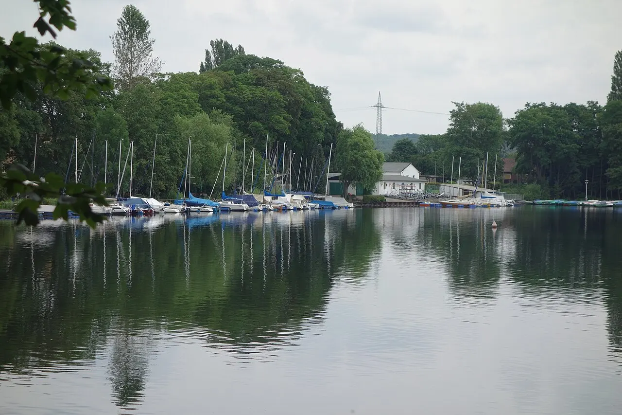 Sechs-Seen-Platte im Duisburger Süden mit Wassersport und Erholungsgebiet